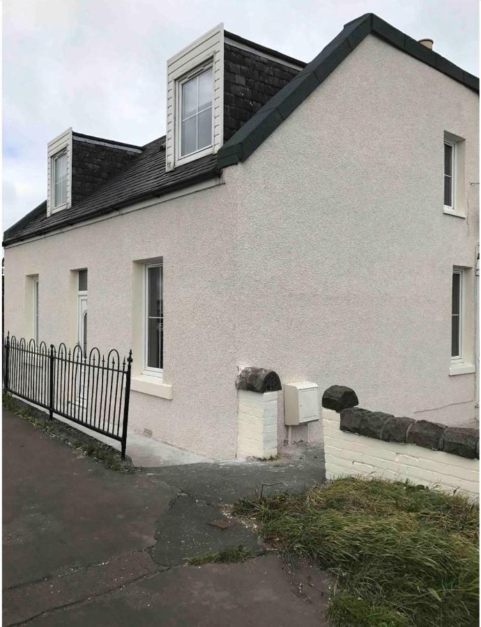 4 Bed Bungalow Near Airport EDI Exteriér fotografie