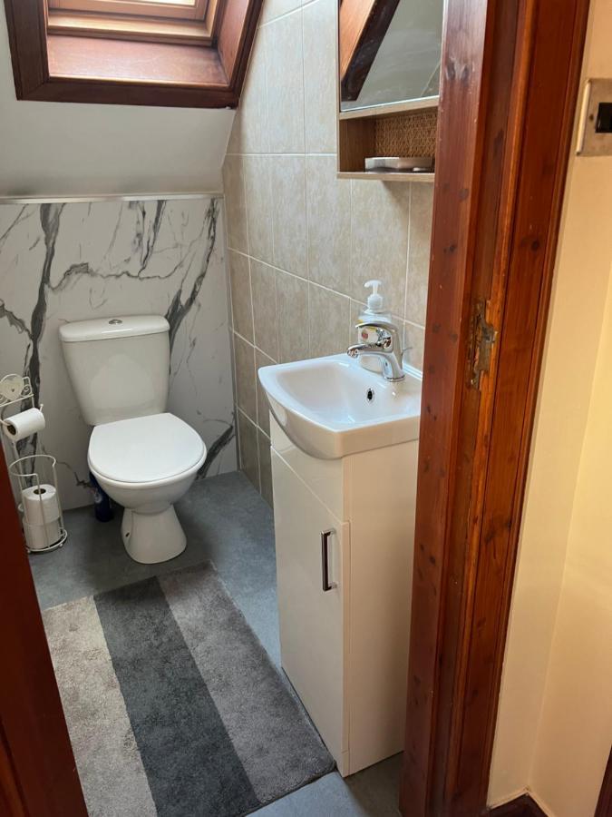 4 Bed Bungalow Near Airport EDI Exteriér fotografie